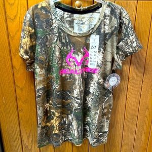 Realtree Camo w/pink T Shirt XL